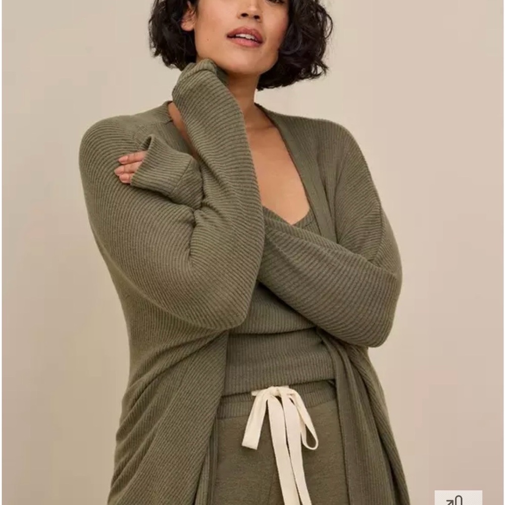Torrid Super Soft Plush Lounge Cocoon Wrap
